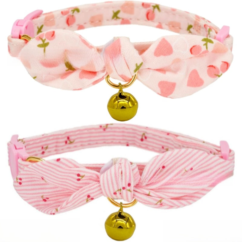Rabbit ears cotton collar for cats in Cherry, close-up detail