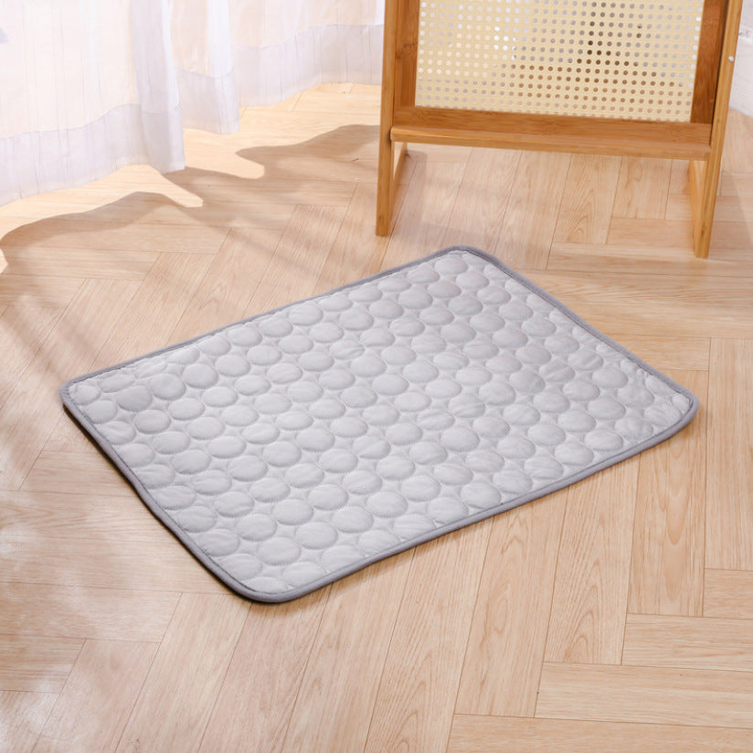 Ice silk cooling mat for dogs and cats in Light Grey, size 40 x 30cm
