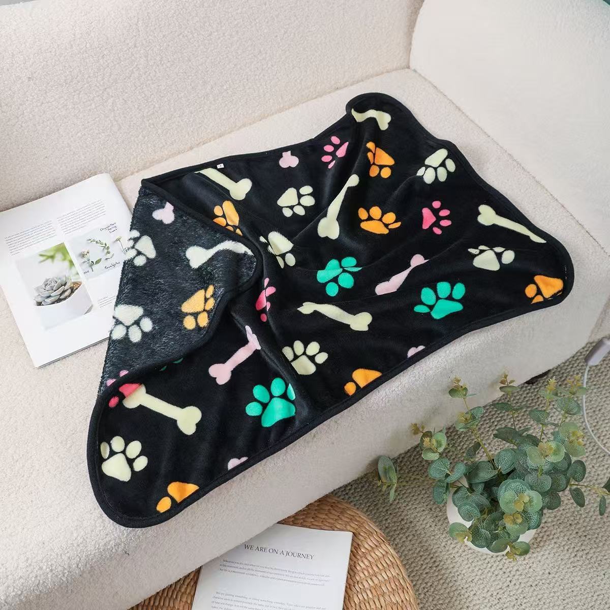 Small coral fleece pet mat, additional product photo