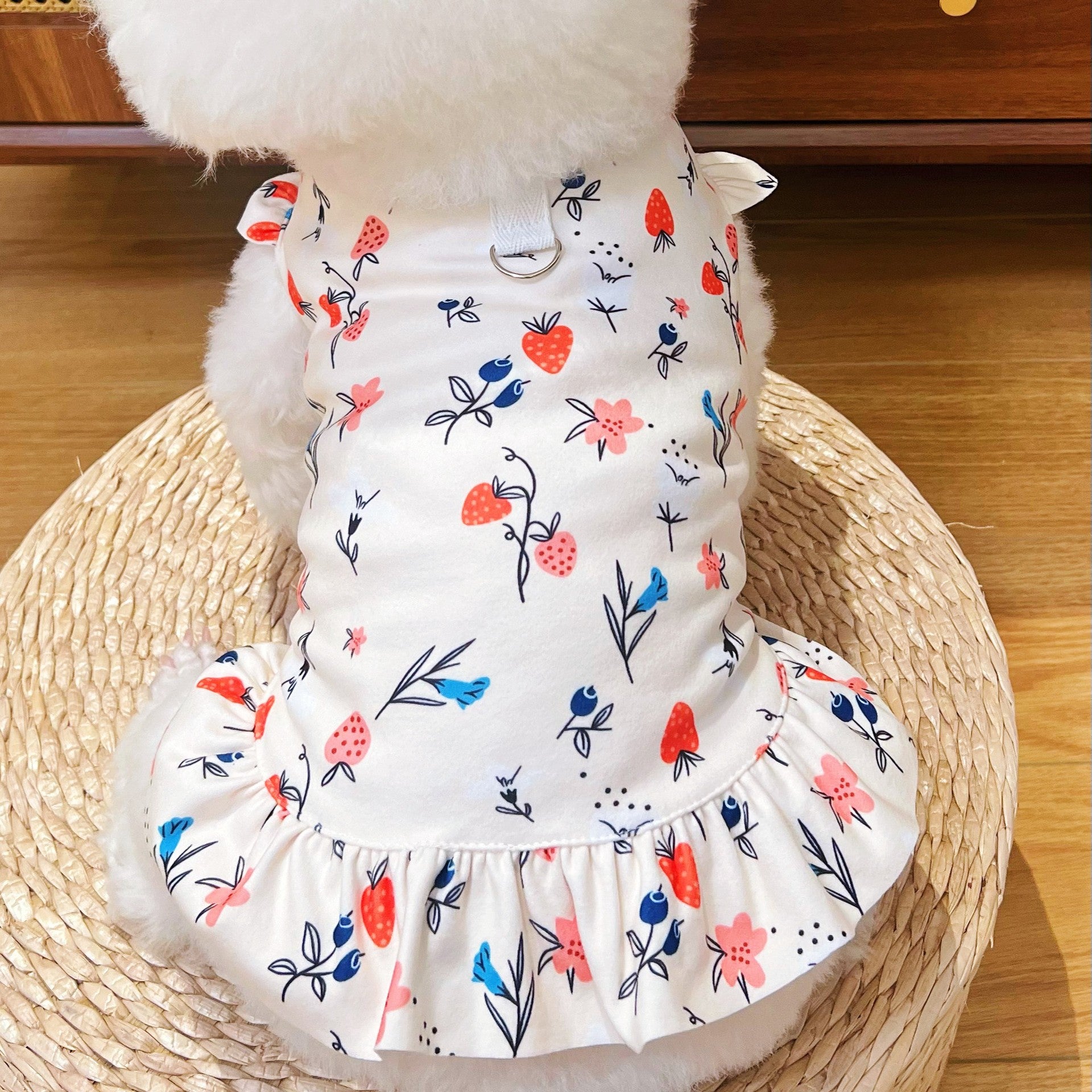 Soft polyester dog vest for autumn and winter in Flowers, material detail