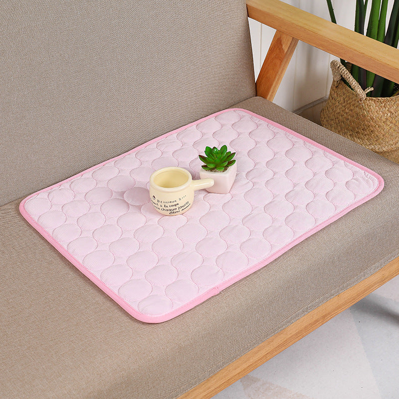 Machine washable ice silk pet cooling mat with blue trim