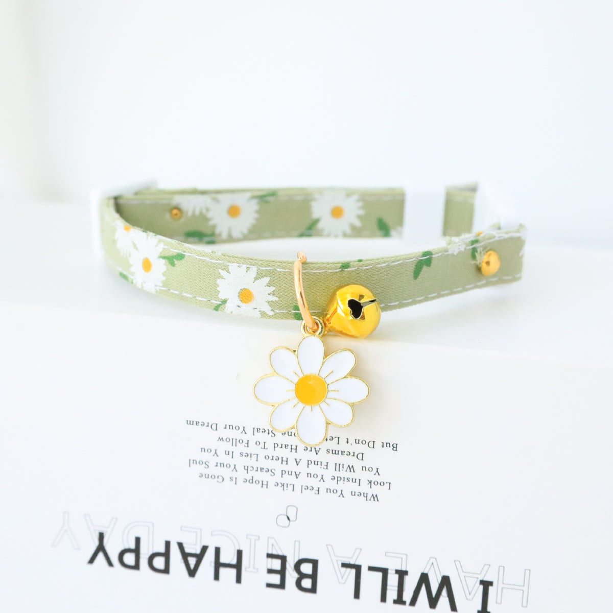 Floral cat collar with bell and safety buckle in Purple Double Layer, material detail