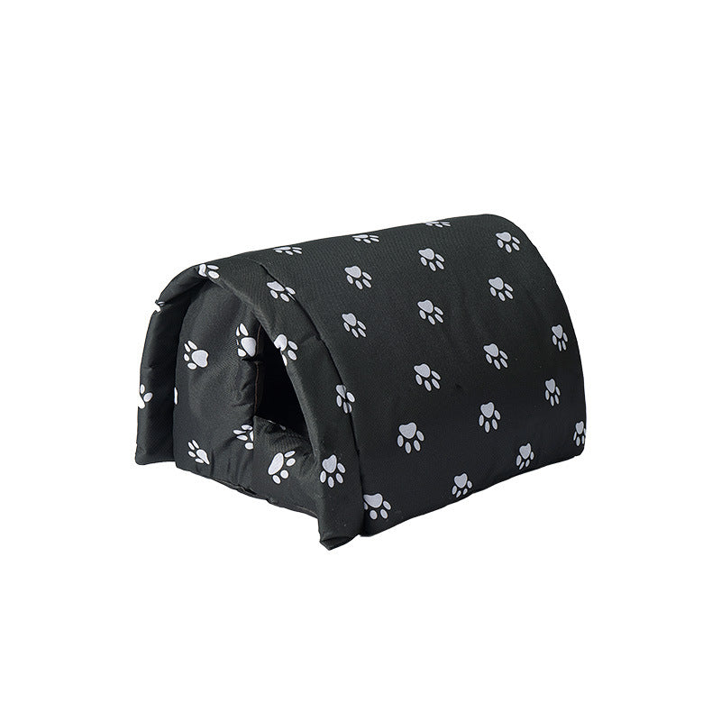 Black insulated Oxford cloth outdoor cat shelter, medium size, view 5