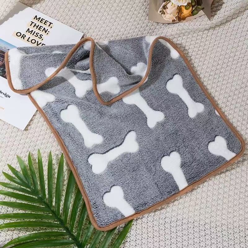 Small coral fleece pet mat in White Paw, detail and texture view
