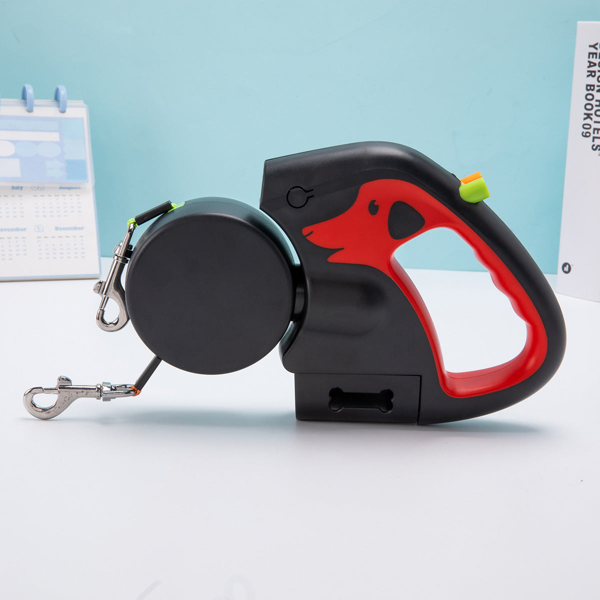 USB rechargeable retractable dog lead with LED torch, product image 7
