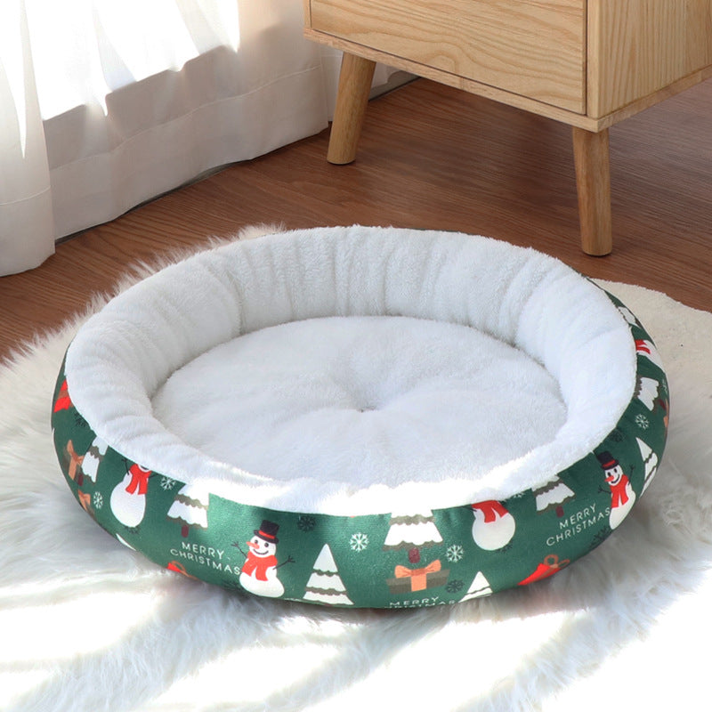 Christmas round pet bed for cats and small dogs in Christmas Green