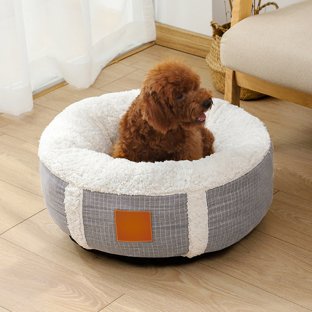 Light grey plaid cat bed in 40cm diameter