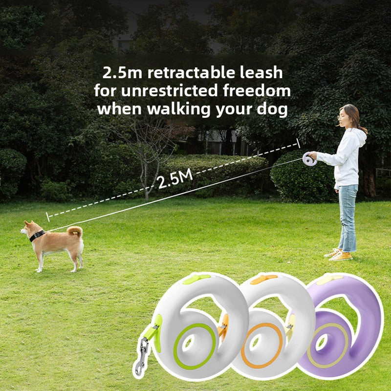 Round retractable pet lead for dogs and cats, close-up detail view