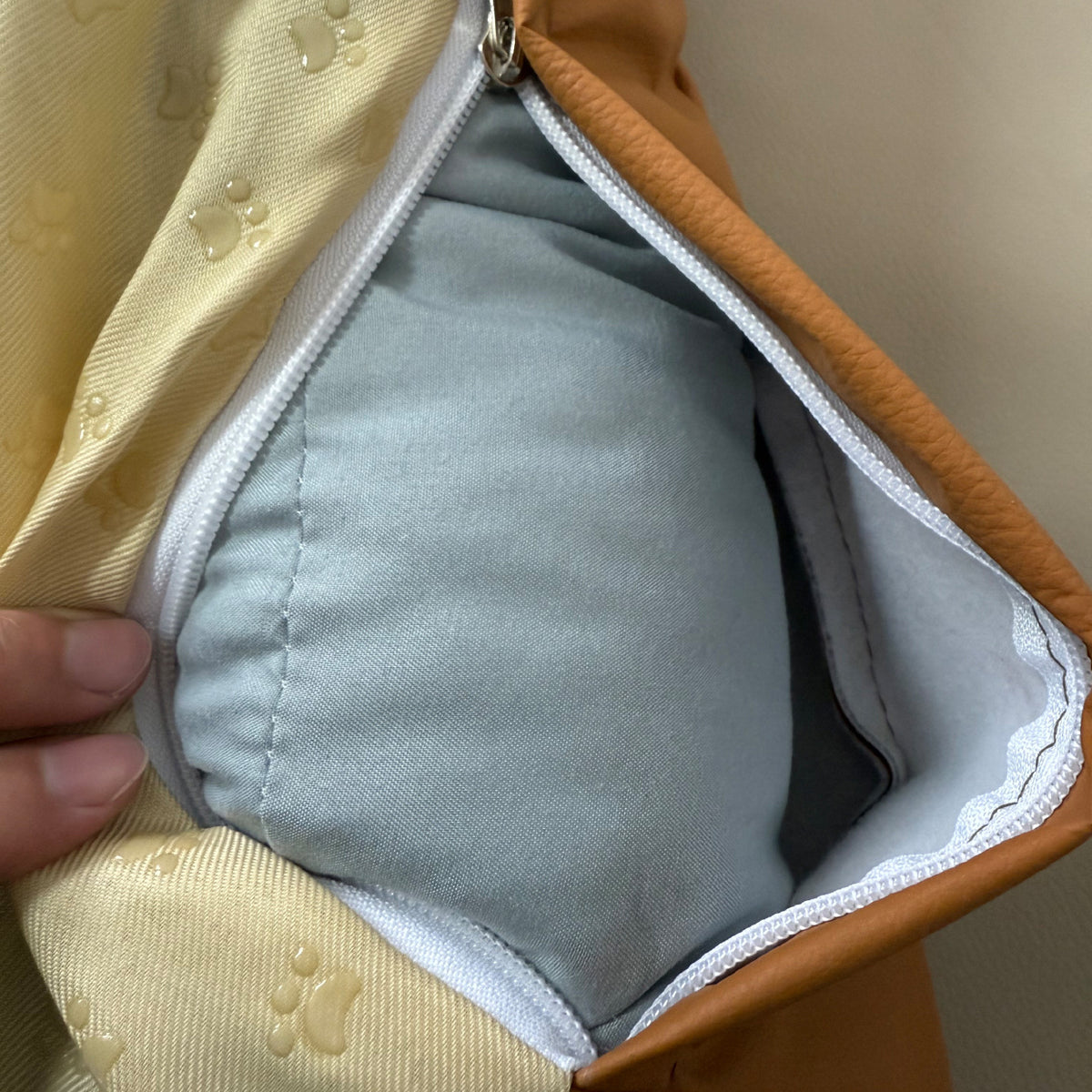 Removable washable dog mat with waterproof base, detail photo 4