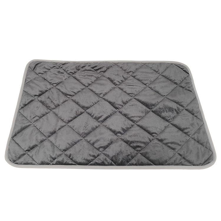 Brown insulating pet mat with blue trim for dogs