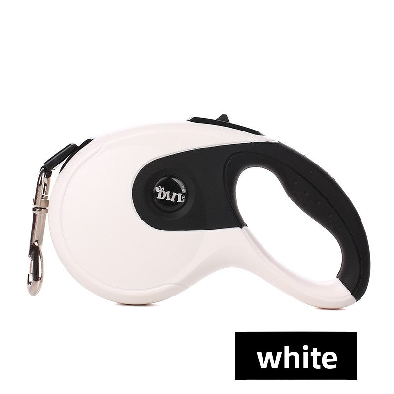 Retractable dog lead with anti-slip grip, ideal for everyday use