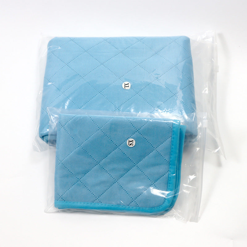 Waterproof non-slip cooling mat for dogs and cats, detail photo 4