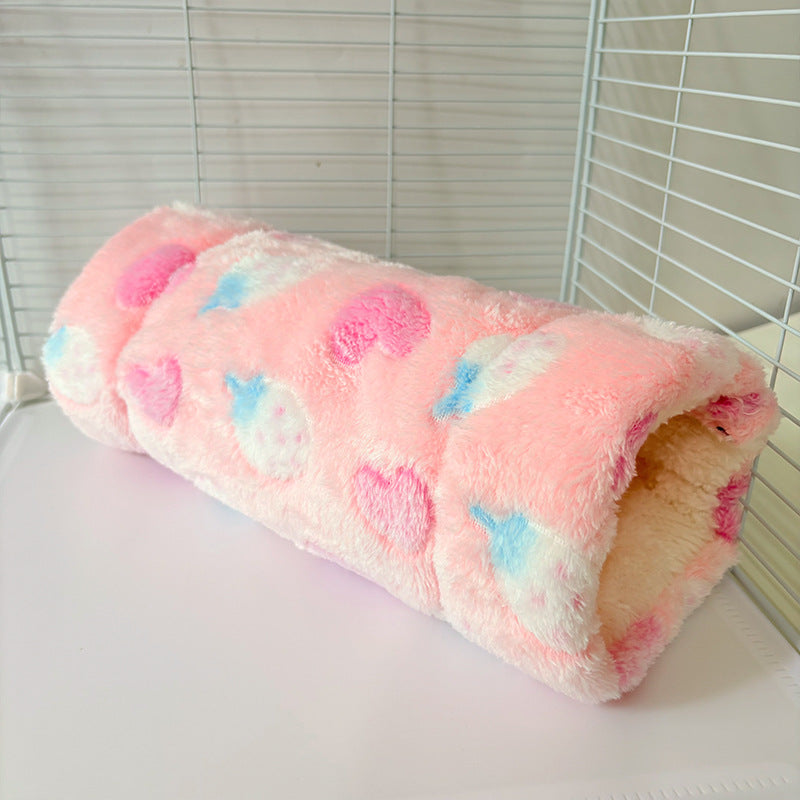 Flannel pet tunnel sleeping bag for small pets in Strawberry, size 15 x 30cm