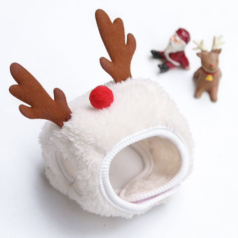 Christmas pet hat and bib for dogs and cats, in a home setting