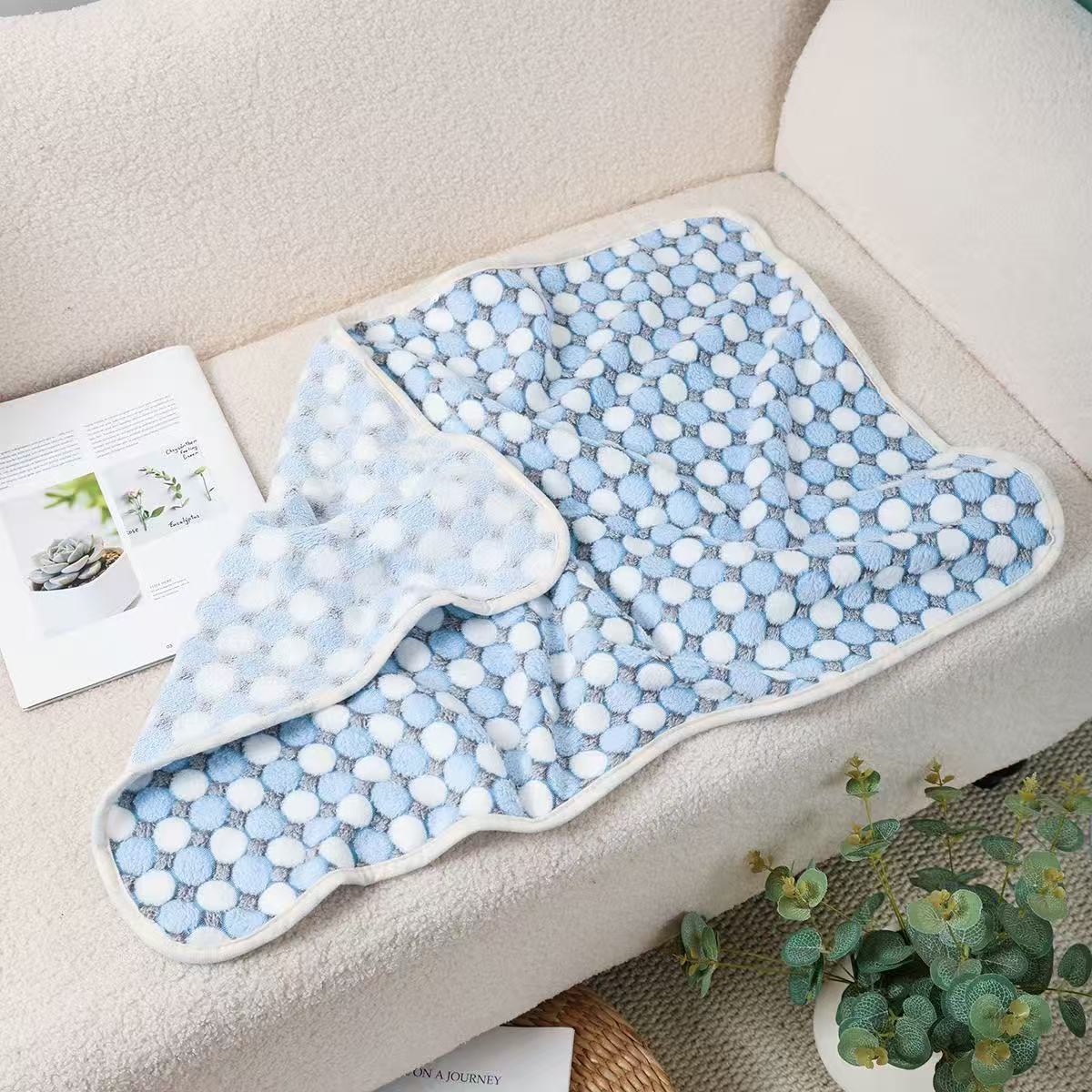 Soft warm fleece blanket for small pets, photo from another angle