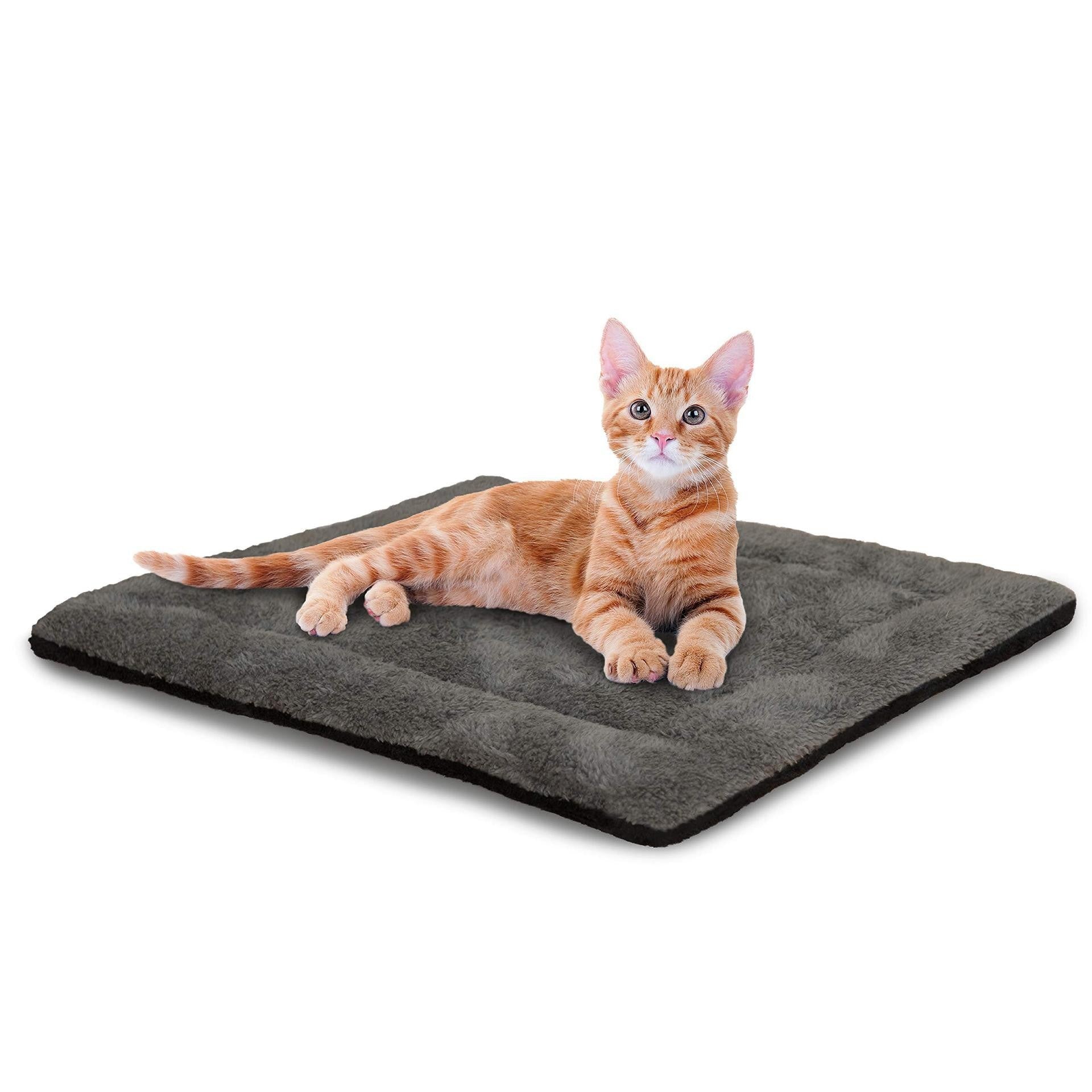 Thick plush pet bed blanket, main product photo