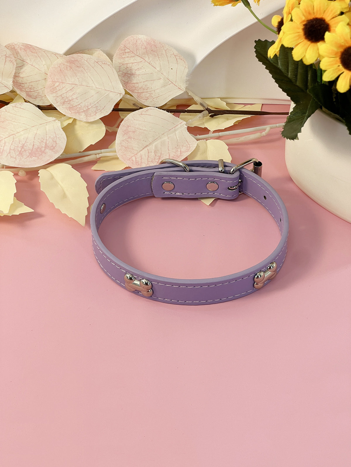 Adjustable PU leather dog collar in Pink, close-up detail
