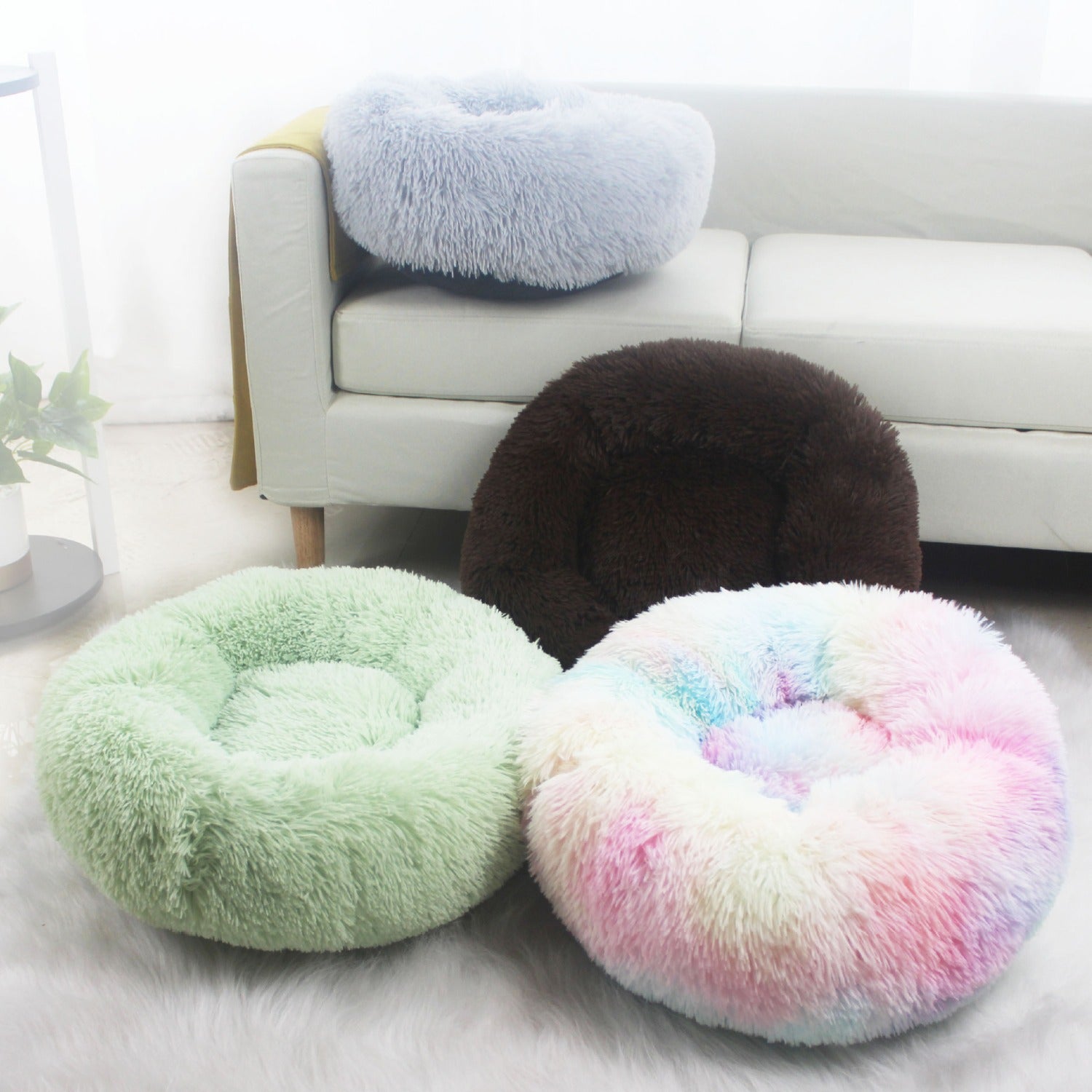 Round velvet cat bed mat for winter in Dark Blue Tie-Dye, size 40cm