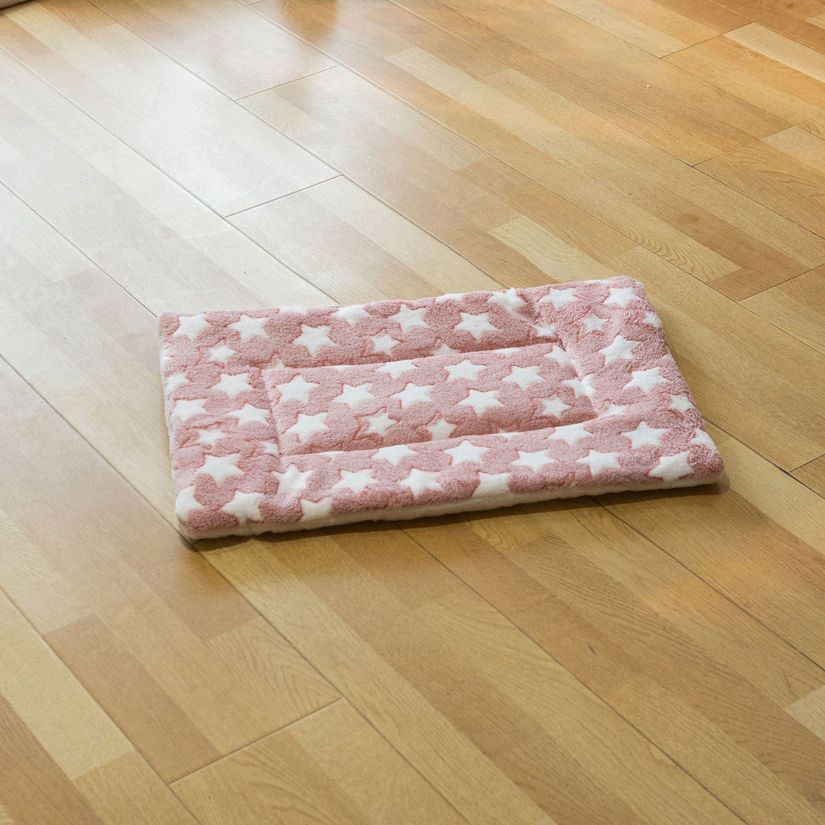 Patterned flannel dog mat with cute print for crates and beds, photo 15