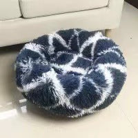 Round velvet cat bed mat for winter in Navy Plaid, size 50cm