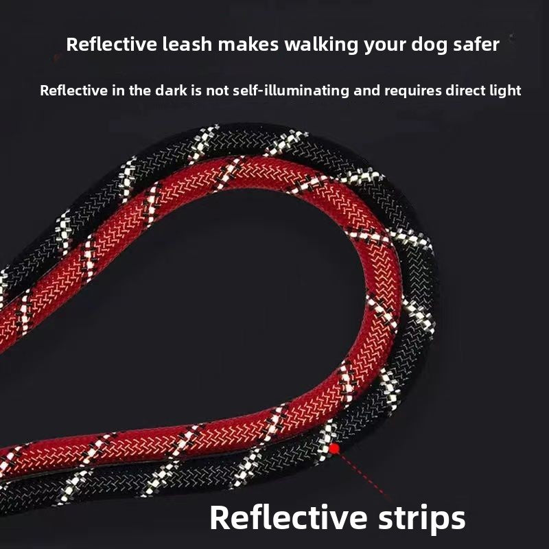 Reflective dog lead and collar set in Black 3-Piece Set, close-up detail