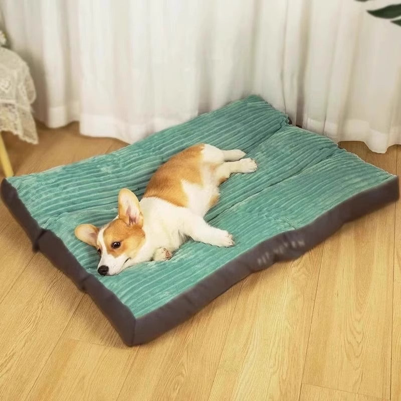 Waterproof flannel dog bed mat in forest green