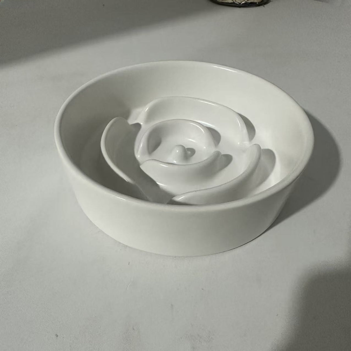 Ceramic Slow Feeding Pet Bowl with Small Flower Design and Optional Iron Stand