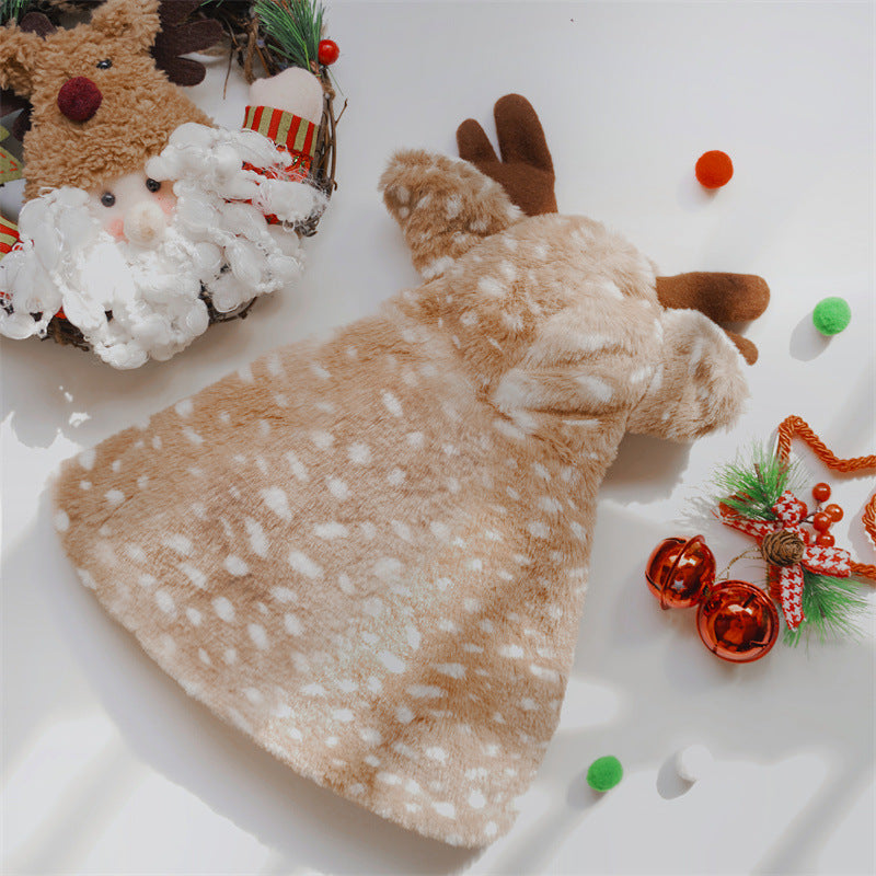 Christmas reindeer cloak and hat costume for pets, in a home setting
