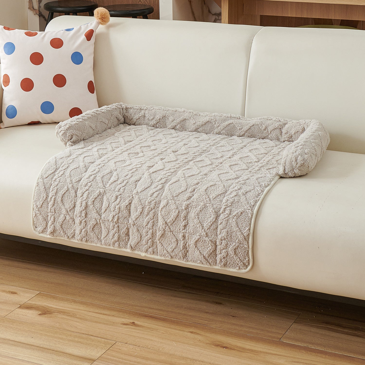 Thick faux fur non-slip pet mat in off white