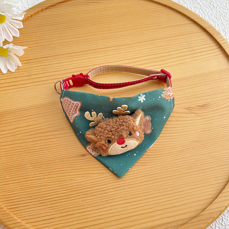 Christmas collar with triangle scarf for cats in Santa, front view