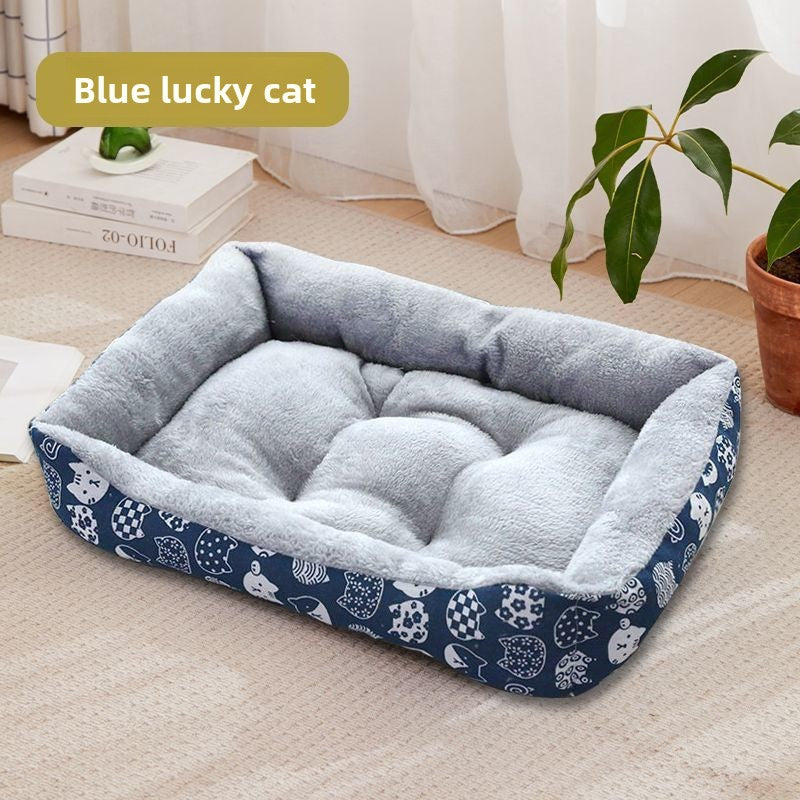 Enclosed kennel style pet bed with blue kitten print and velvet lining, photo 17