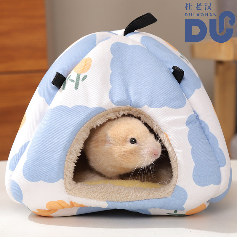 Breathable hamster yurt hideout bed with cartoon bear print