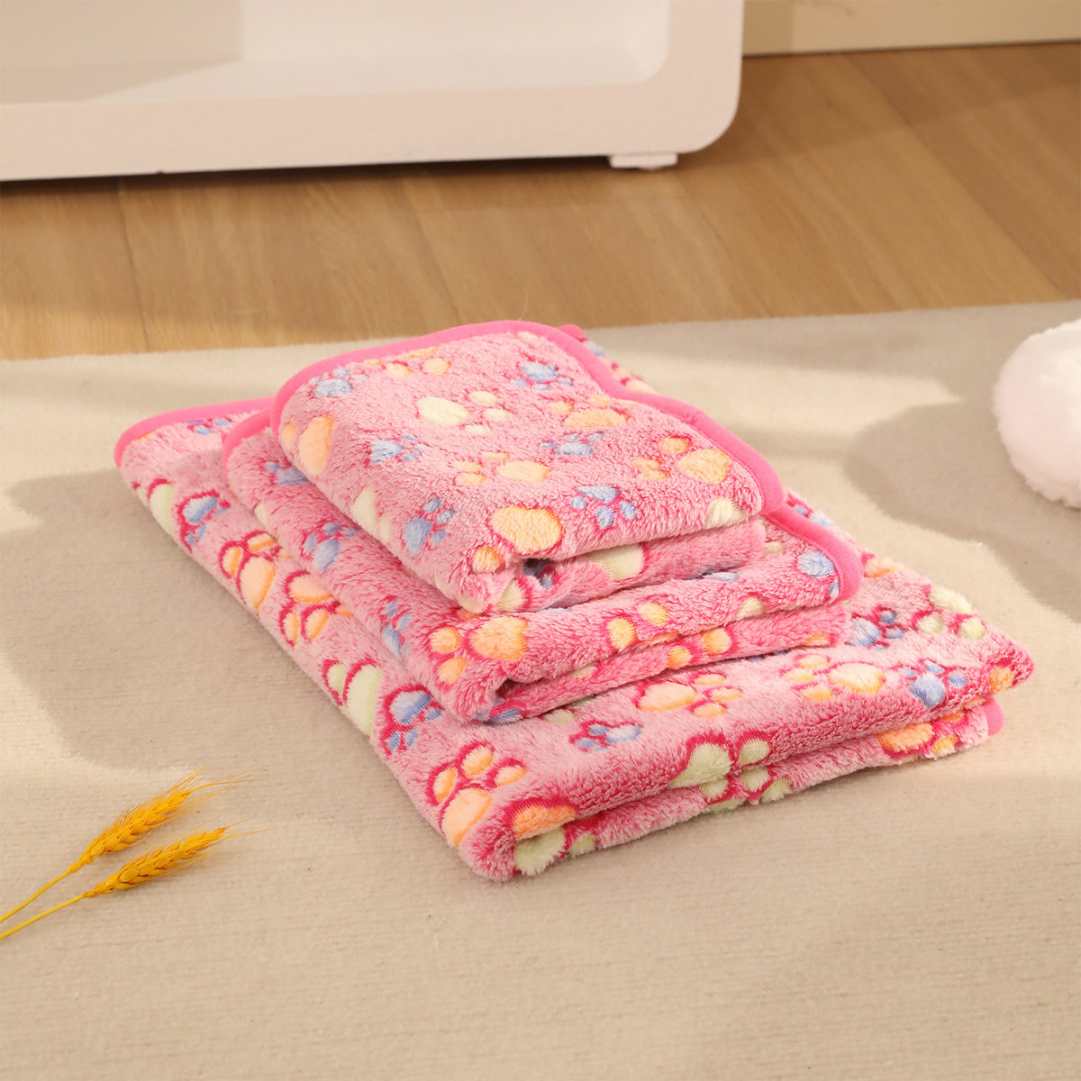 Soft coral fleece dog blanket mat with heart pattern on the floor, photo 7