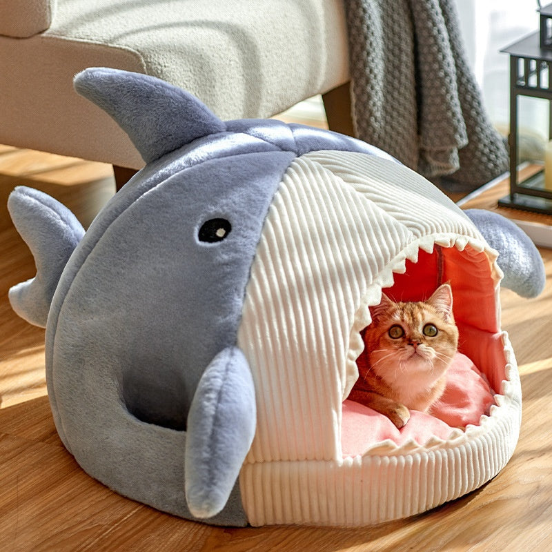 Shark shaped enclosed pet den bed, photo 4 of 14