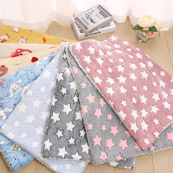 Beige bear print flannel bed pad for cats