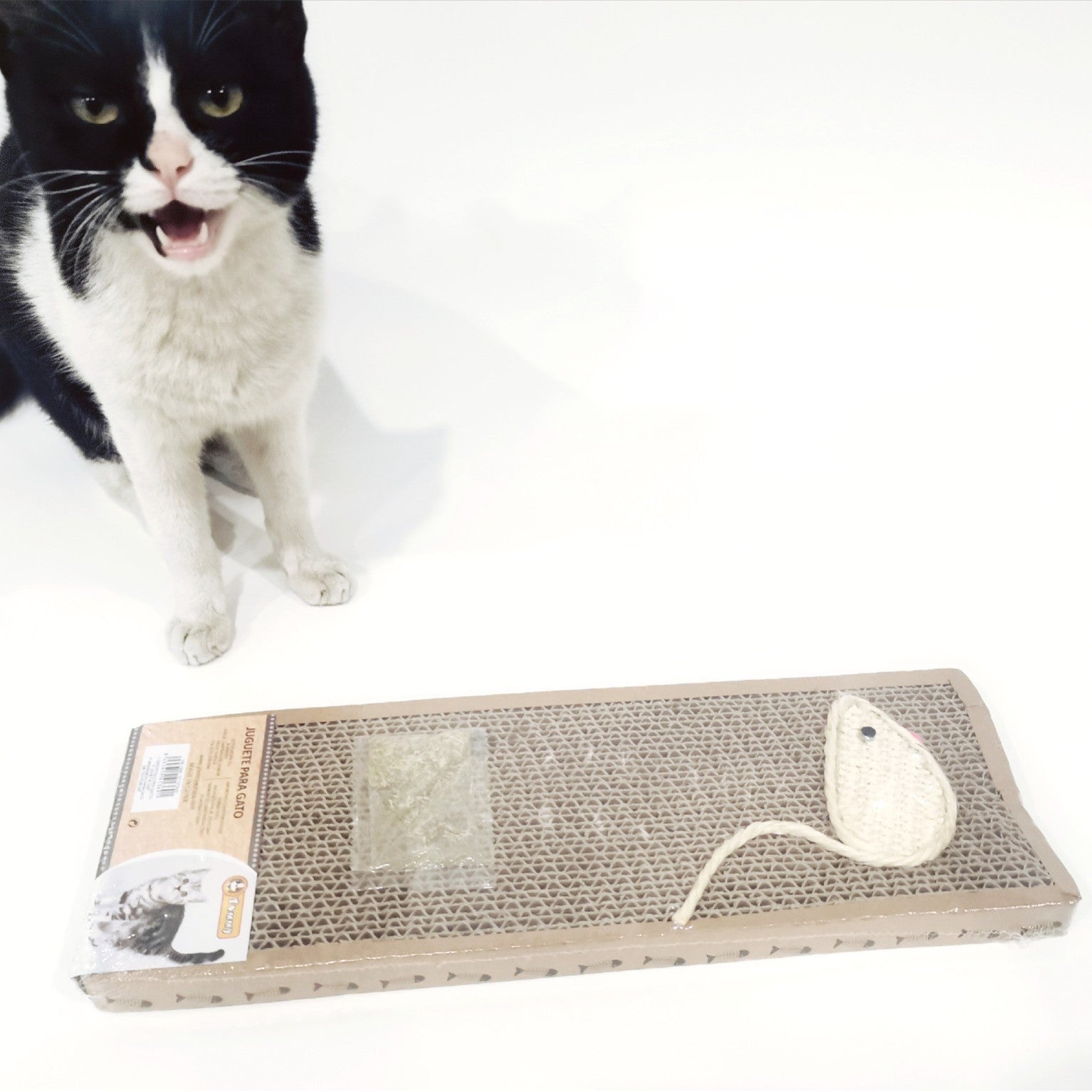 Mouse shaped corrugated cardboard cat scratching pad and toy, photo 3