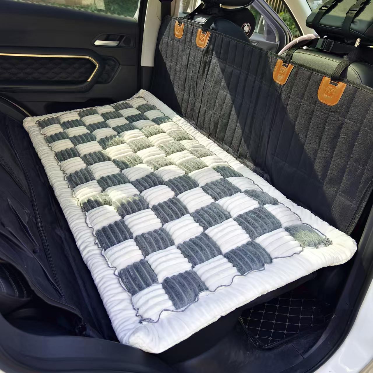 Thick plush dog car seat cushion, photo 2 of 10