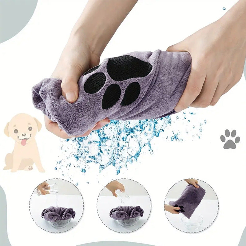 Quick-drying microfibre dog towel for bath time, close-up detail view