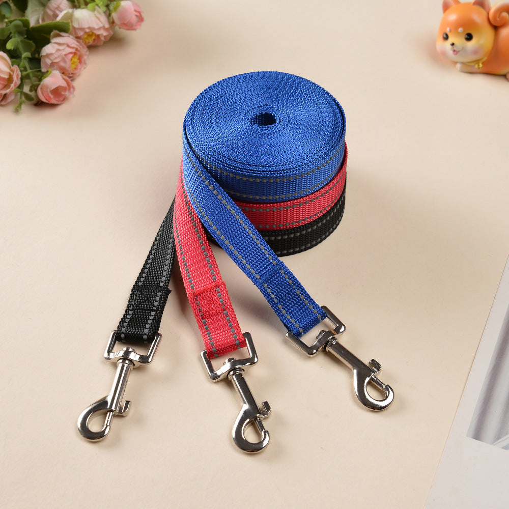 Reflective polyester dog leads in black, blue and red