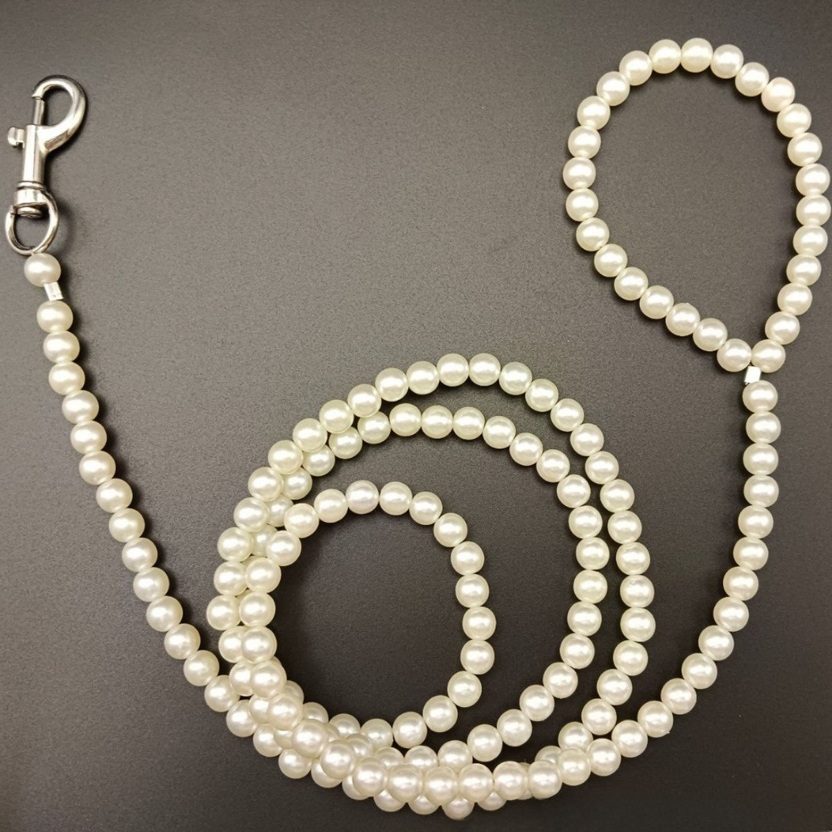 Pearl beaded harness lead for dogs and cats, close-up detail view