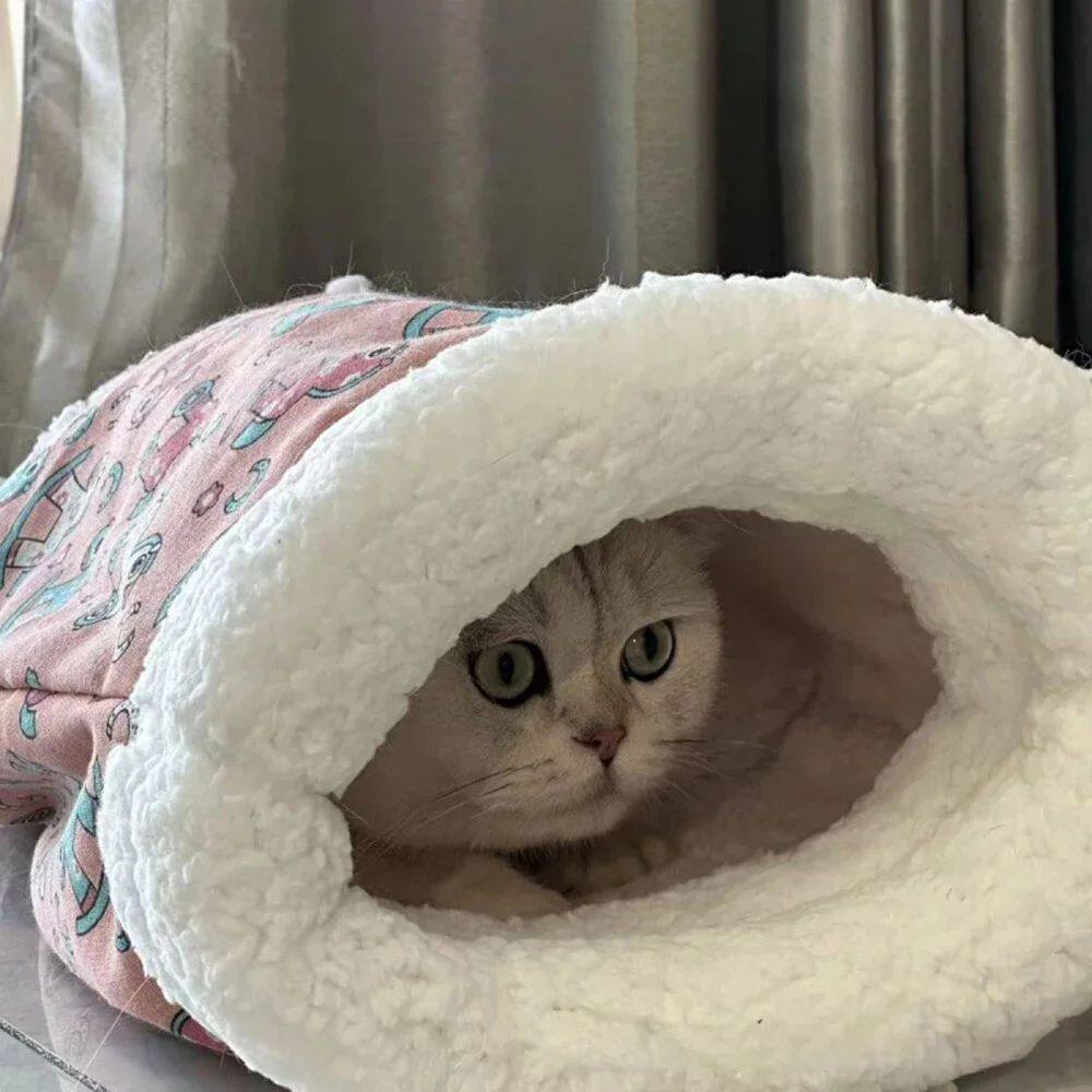 Warm enclosed cat sleeping bag bed, close-up detail view