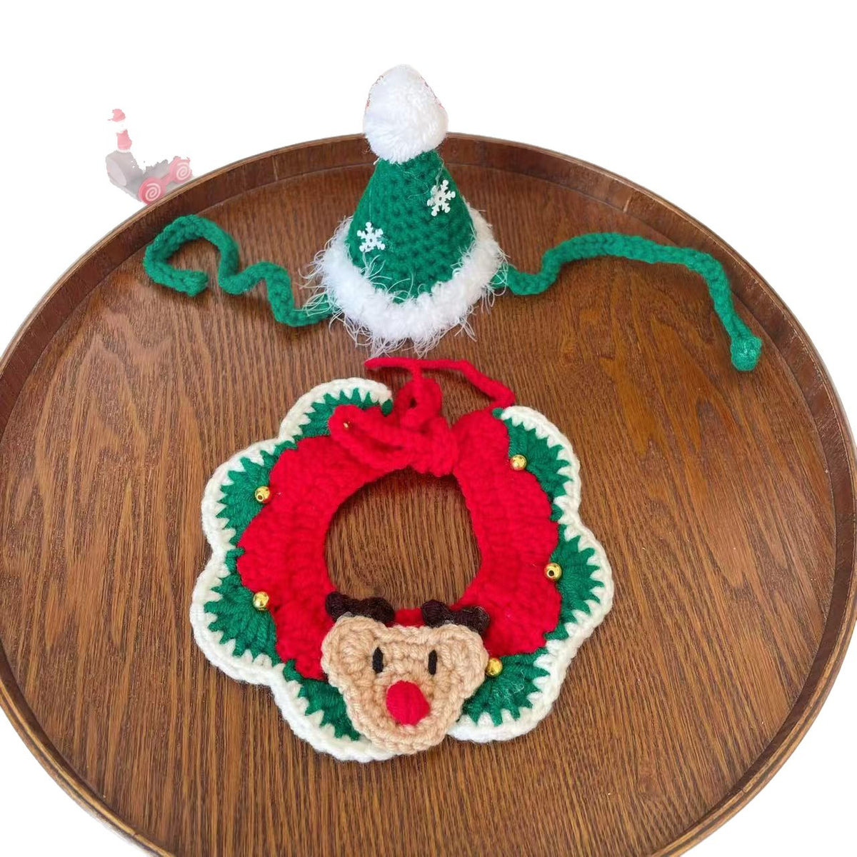 Hand-crocheted Christmas collar for cats with snowflake design, product image 3