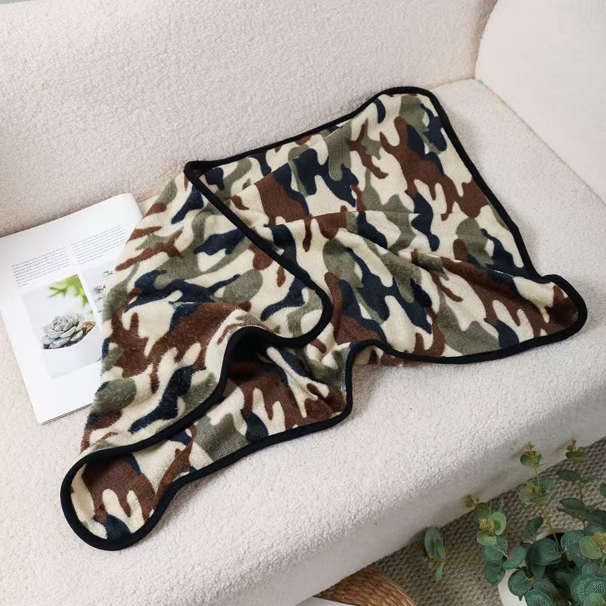 Soft warm fleece blanket for small pets, product gallery photo