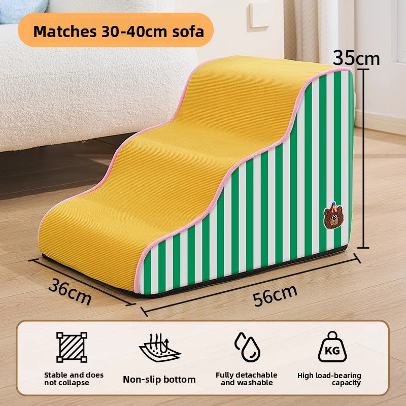 Gentle slope two-step dog stairs, extra detail view