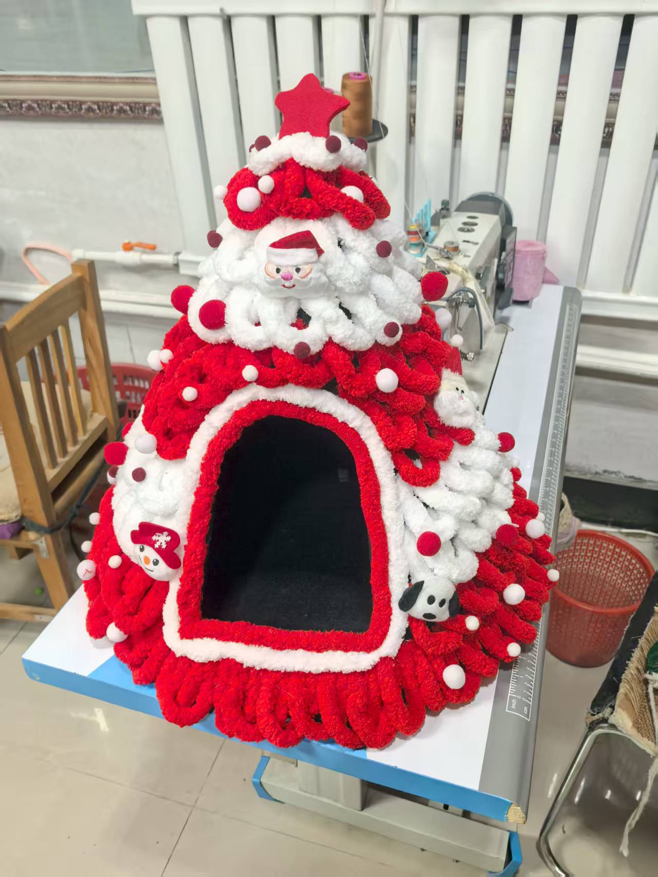 Felt tapered Christmas tree cat nest with hanging toy ball, product image 9