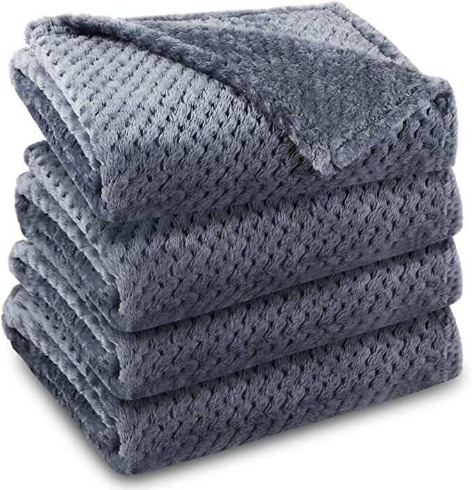 Thick velvet pet blanket in grey for dogs and cats