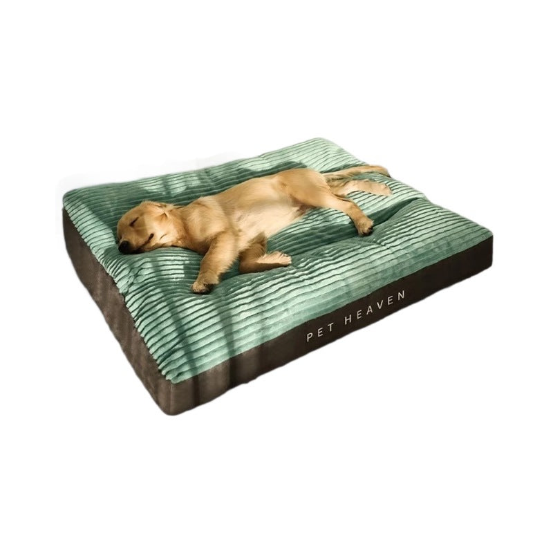 Grey bite-resistant crate pad with a removable washable cover