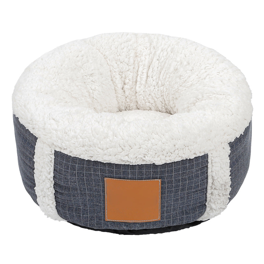 Light grey plaid cat bed in 40cm diameter