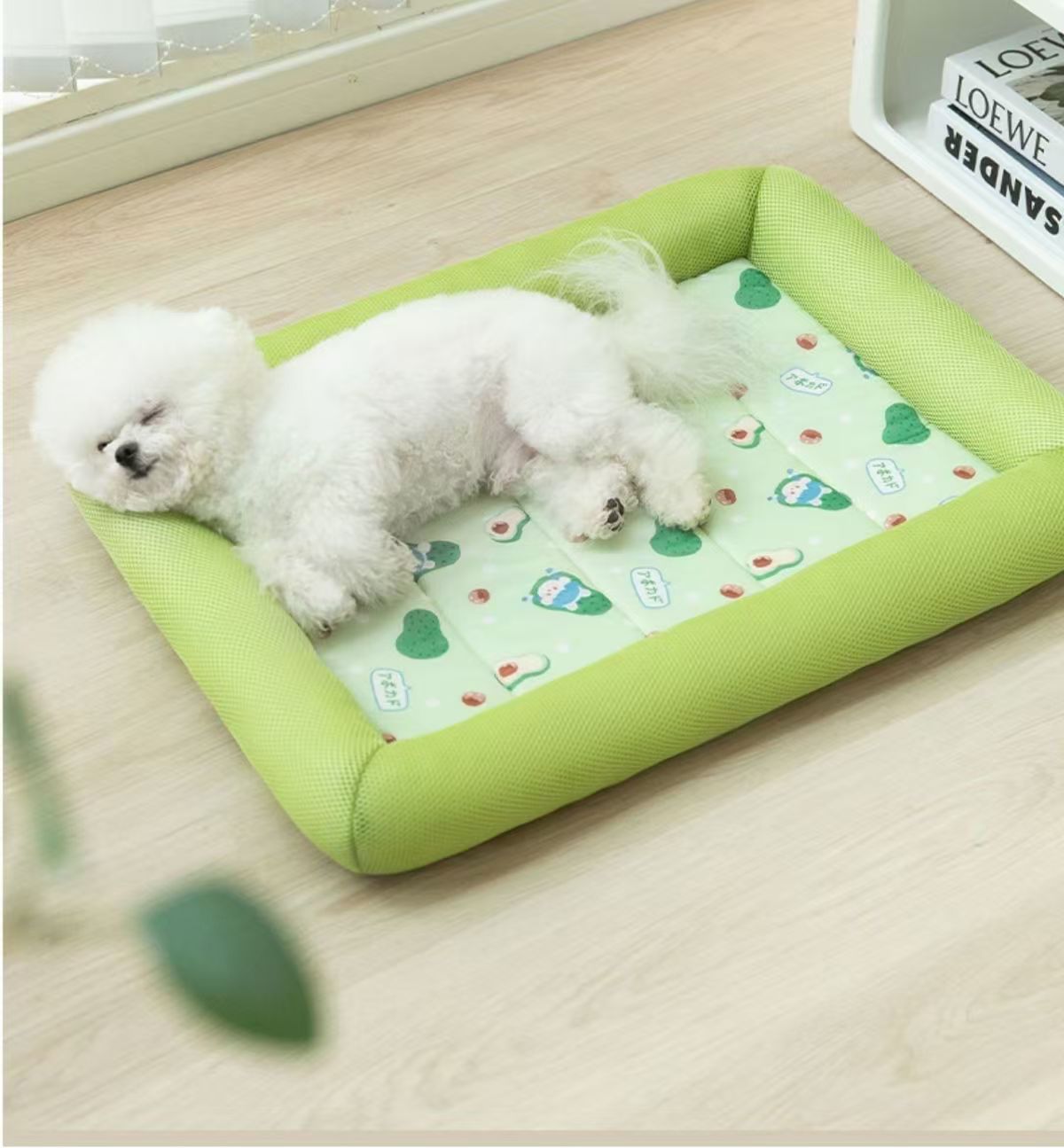 Cooling pet mat for dogs and cats, extra detail view