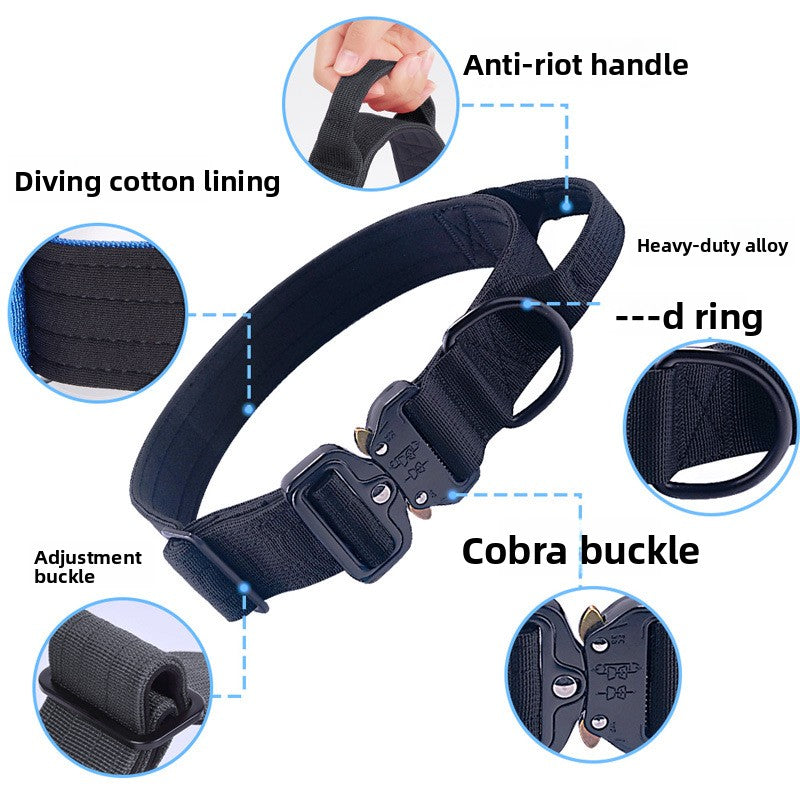 Wide tactical dog collar with cobra buckle in Khaki, close-up detail